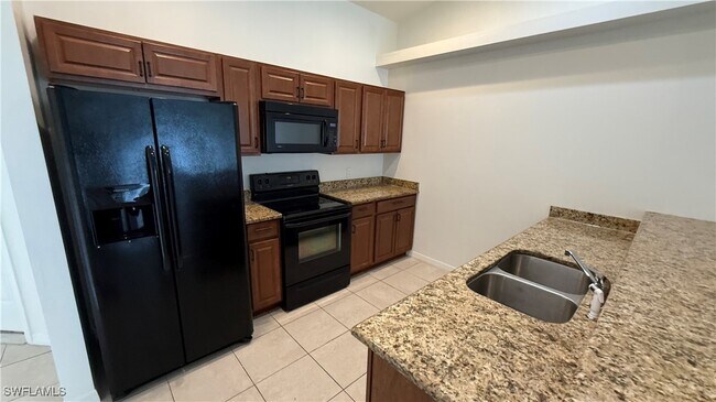 Foto del edificio - 705 Nicholas Pkwy W