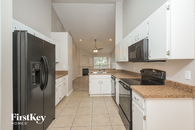 Foto del edificio - 1421 Saddleridge Dr