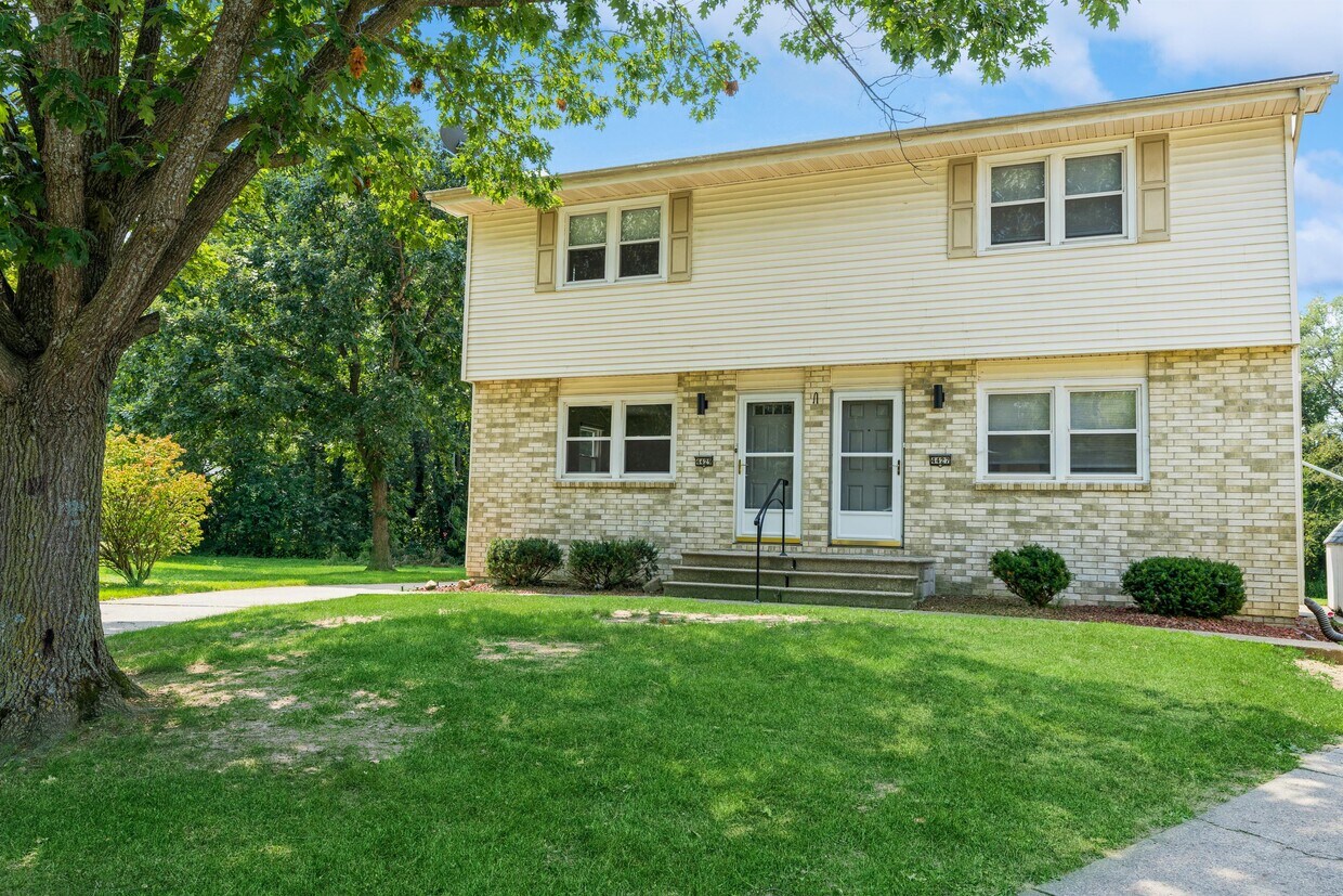 4429 Concord Dr, Pleasant Hill, IA 50327 Townhome Rentals in Pleasant