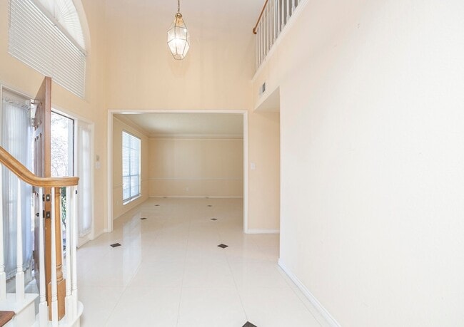 Building Photo - 7405 Stoney Point Dr