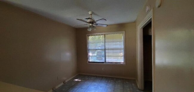Building Photo - 10118 Lafferty Oaks St