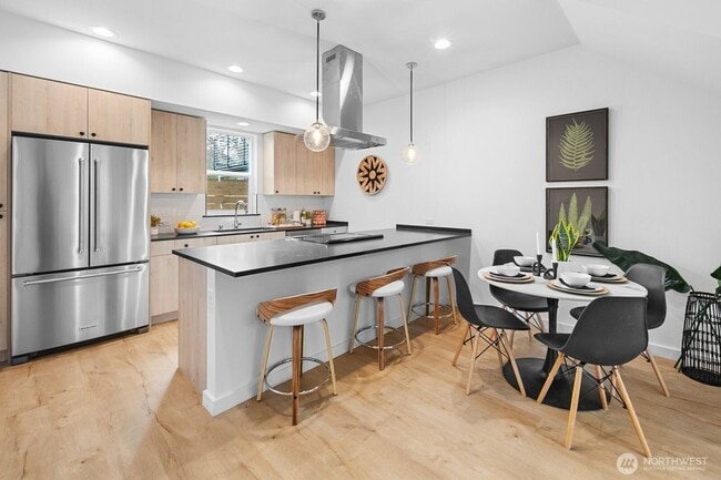Building Photo - New Luxury Townhome in Seattle 2bed/2bath ...