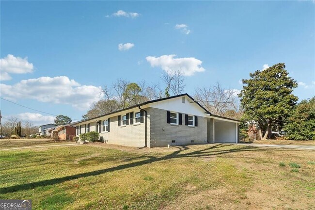 Foto del edificio - 2219 Lisa Dr SE