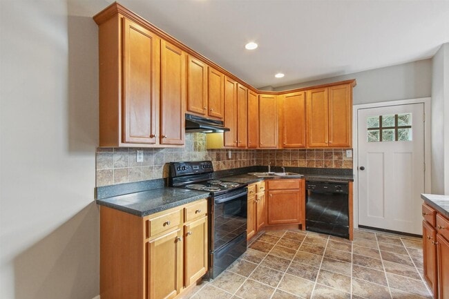 Building Photo - Coming Soon - Beautiful 3 Bedroom, 2 Bath ...