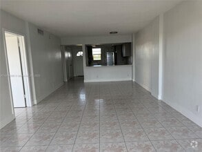 Building Photo - 1333 E Hallandale Beach Blvd