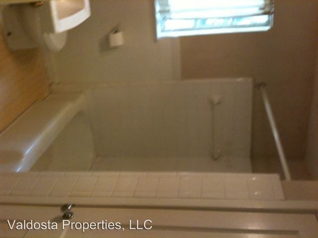 Foto del edificio - 3 br, 1 bath House - 707 Azalea Circle