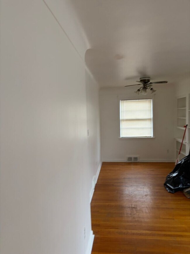 Foto del edificio - 3 bedroom 1 bath Ranch with basement