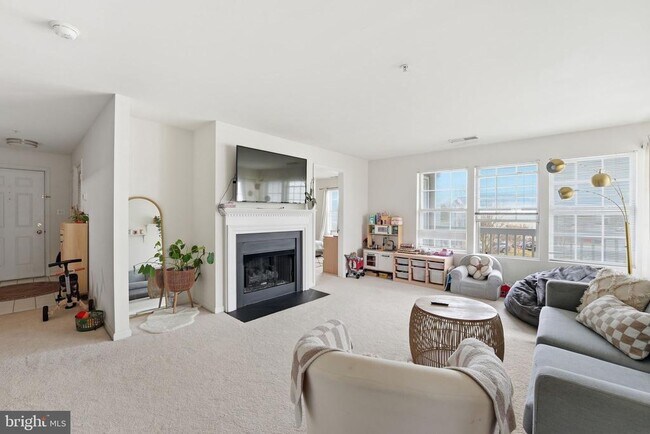 Foto del edificio - 8103 Lacy Dr