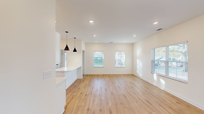 Building Photo - 216 Morningside Dr