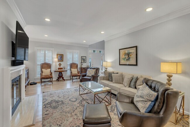 Foto del edificio - 3045 Woodlawn Dr