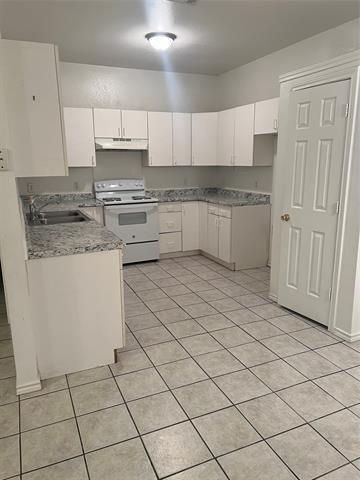 Building Photo - 110 Honey Bee Dr