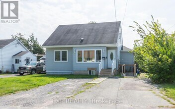 Building Photo - 99 Bay Dr