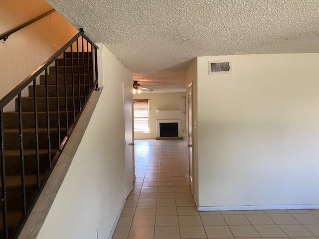 Foto del edificio - 2130 Greenbriar Colony Dr