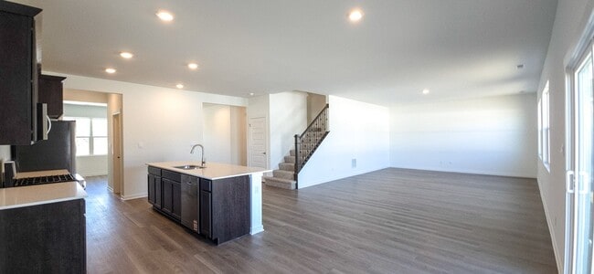 Building Photo - 10588 Morse Pl