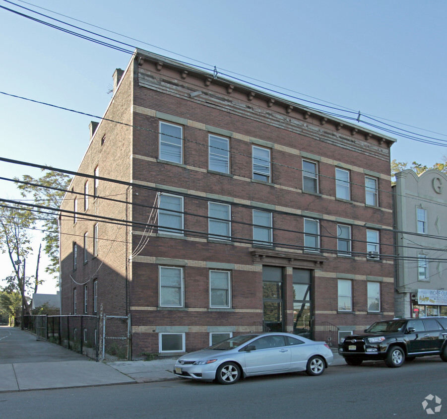 Primary Photo - 305 3rd St