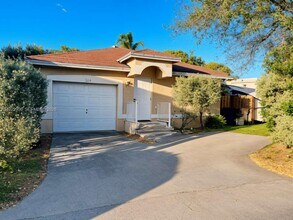 Building Photo - 1730 Wiley St