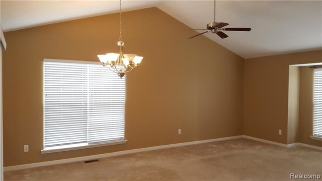Building Photo - 15101 Hidden Pointe Cir