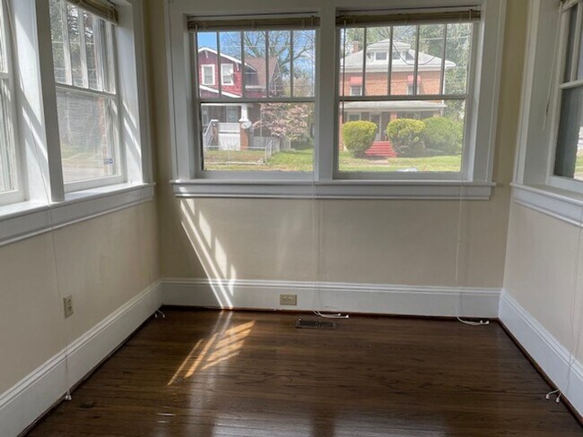 Foto del edificio - 2324 Orange Ave NW