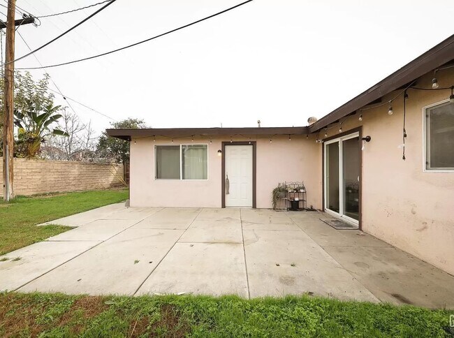 Foto del edificio - 3708 Stokes Ave