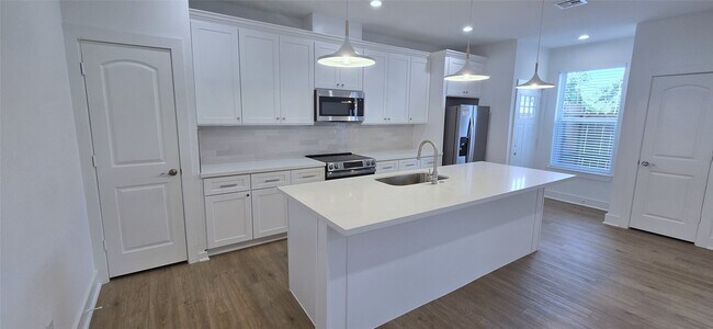Building Photo - 1475 Ferguson Way