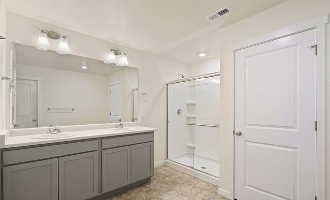 Building Photo - 482 3rd St