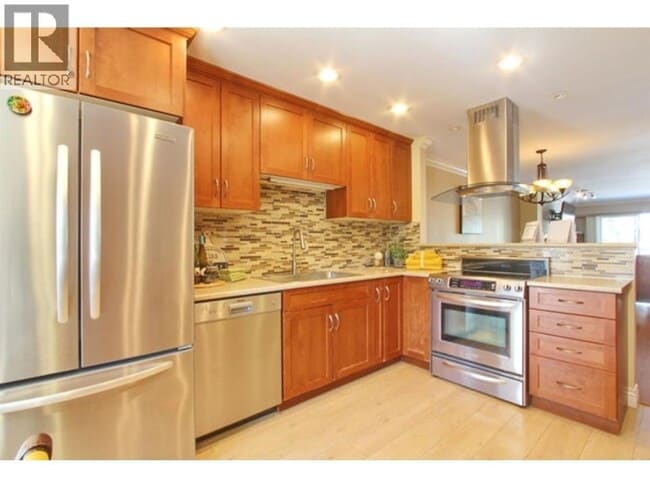 Building Photo - 7222 Pandora St