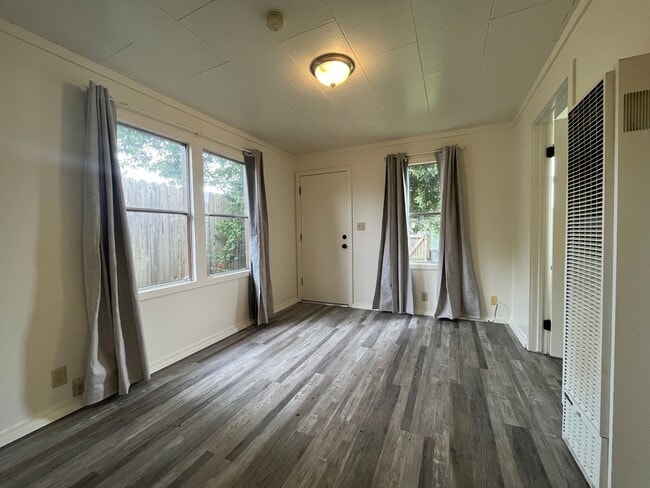 Foto del edificio - 2211 Spring St