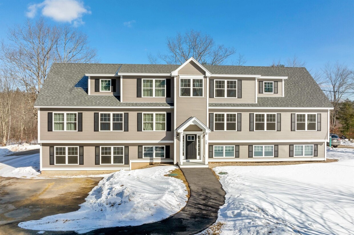 259 Stage Rd Unit 4, Nottingham, NH 03290 Room for Rent in Nottingham