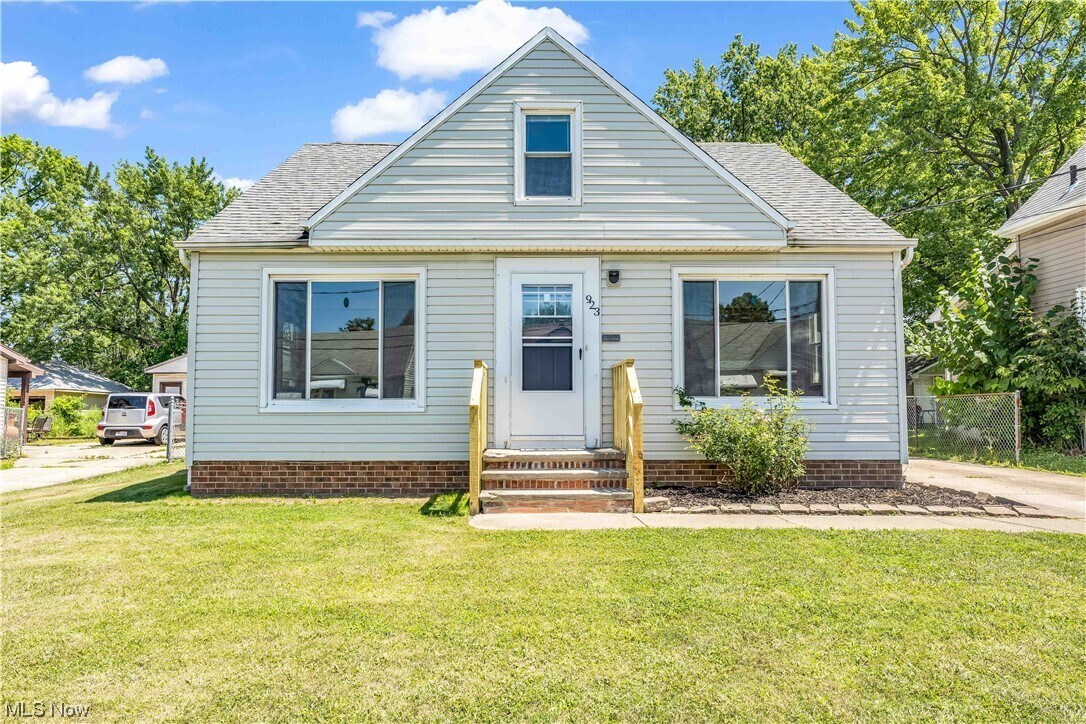 Foto principal - 923 E 218th St