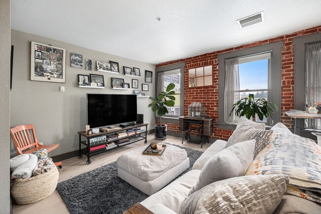 Photo - 232 N Broadway Townhome