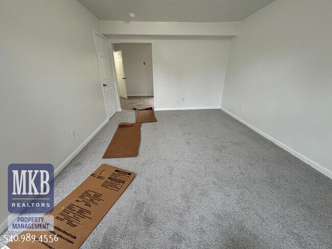 Foto del edificio - Ruddell Road Triplex