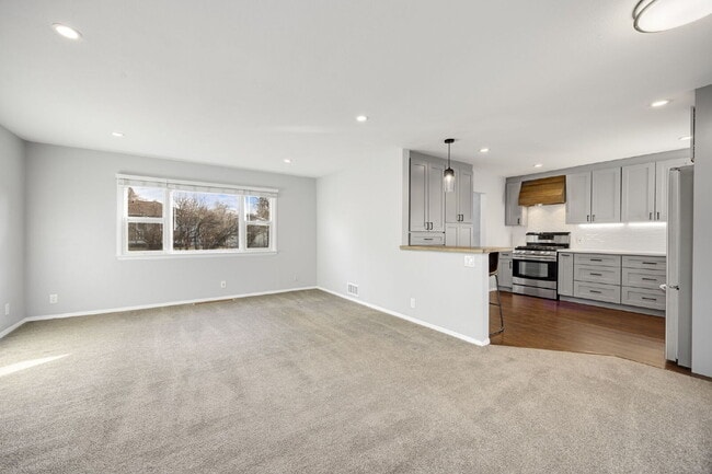 Building Photo - 2bd/1.5 ba ranch near Old Town