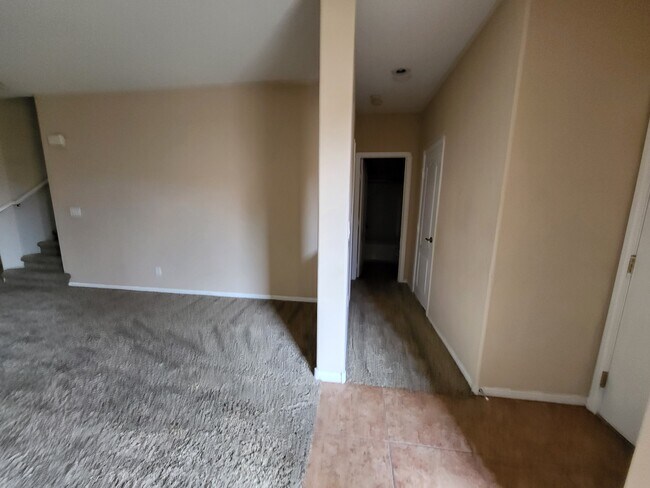 Building Photo - 703 Chepstow Ave