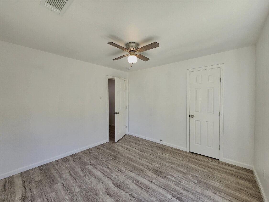 Foto del edificio - 2706 Berry St