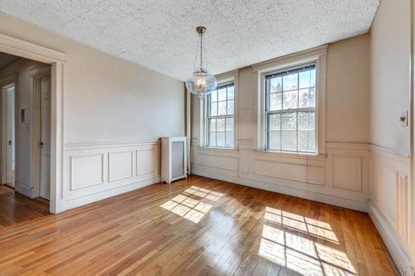 Building Photo - 250 Brattle St