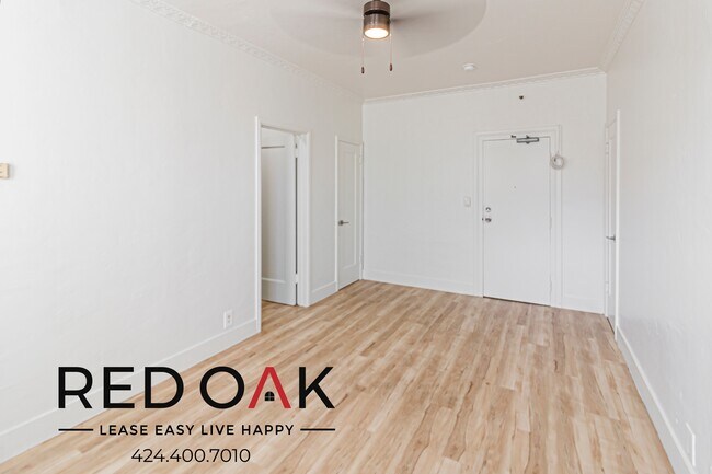 Foto del edificio - Lovely Bachelor Studio with Hardwood Style...