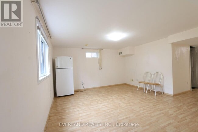 Photo du bâtiment - 49 Falling River Dr