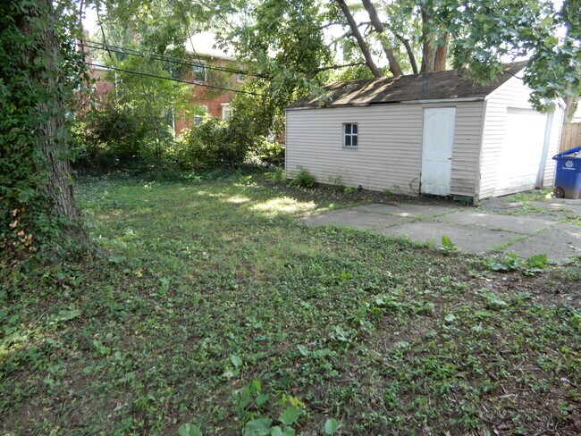 Building Photo - 324 S James Rd