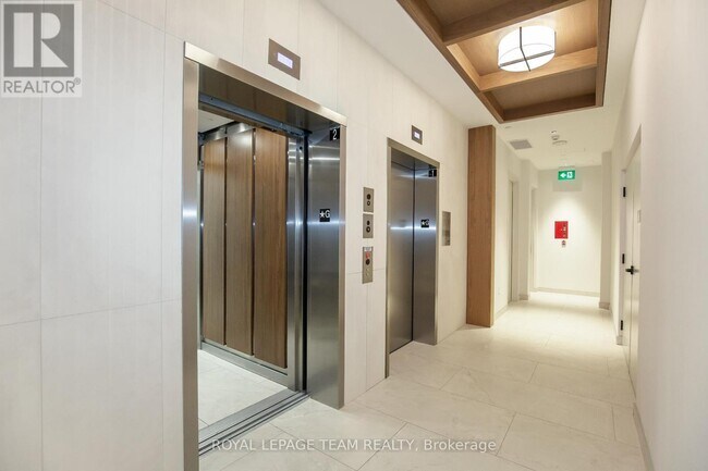 Photo du bâtiment - 560 Rideau St