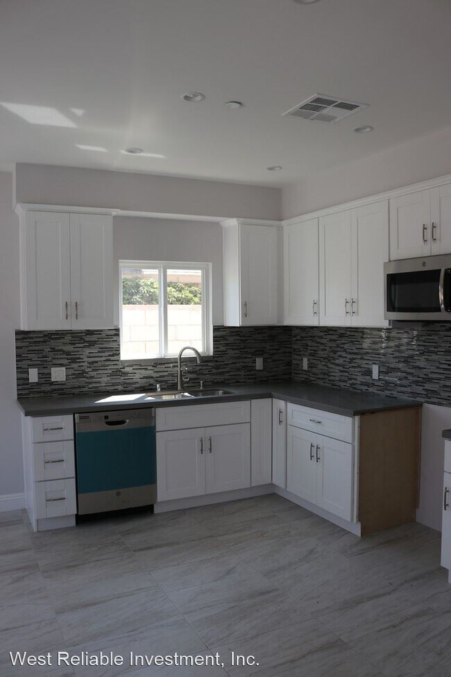 Building Photo - 3 br, 3 bath House - 400 N Michigan Ave 102