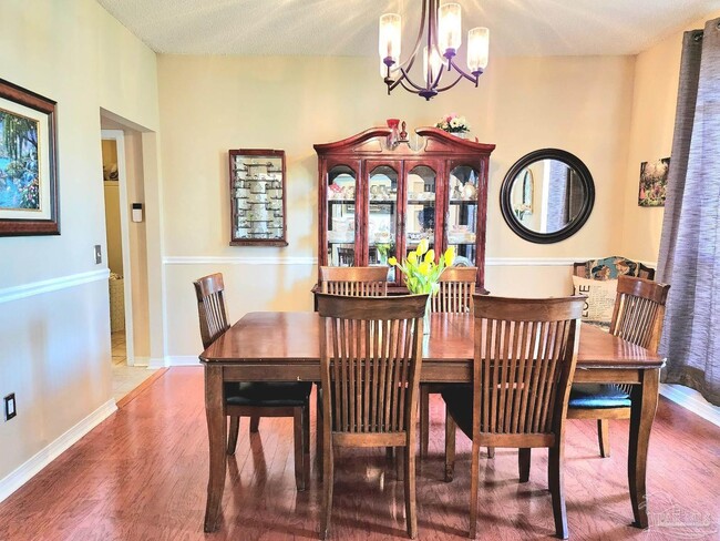 Foto del edificio - 912 Wine Pointe Dr
