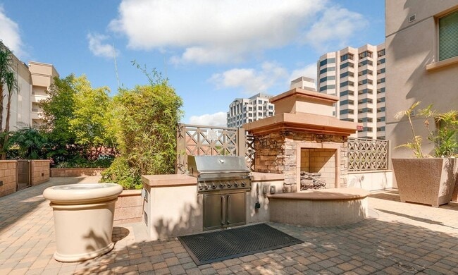 Foto del edificio - 931 E Walnut St