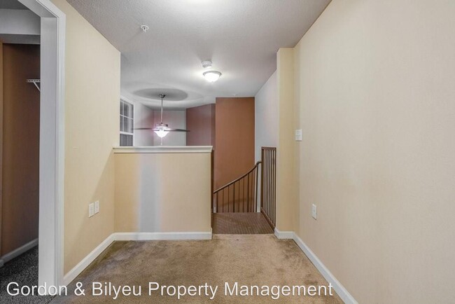 Building Photo - 908 W 21st St