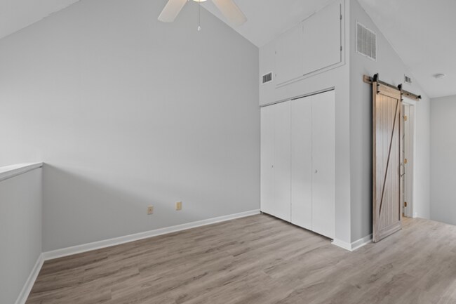 Foto del edificio - 721 N Poplar St