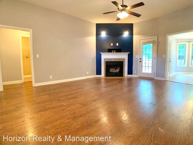Building Photo - 3 br, 2 bath House - 440 N Magnolia Dr