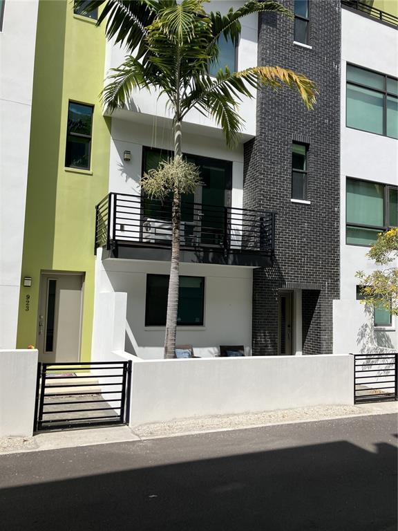 Foto del edificio - 919 Arlington Ave N
