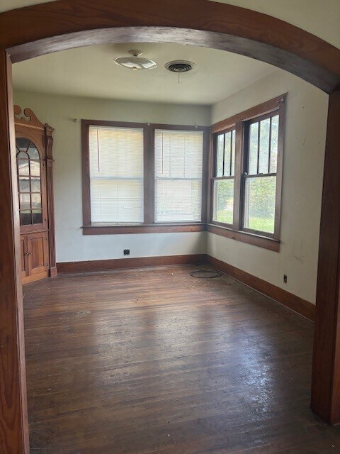 Foto del edificio - 119 W Bertheaud Ave