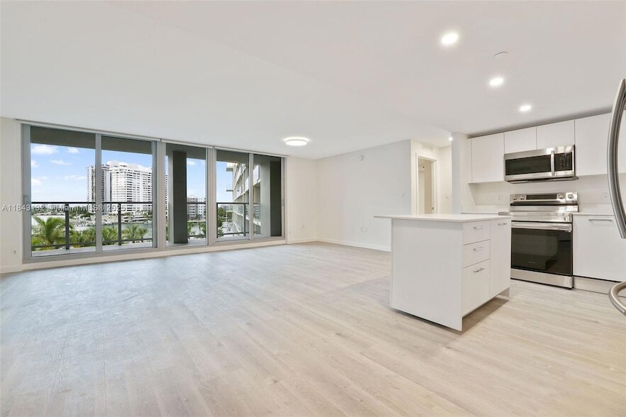 Foto principal - 1504 Bay Rd