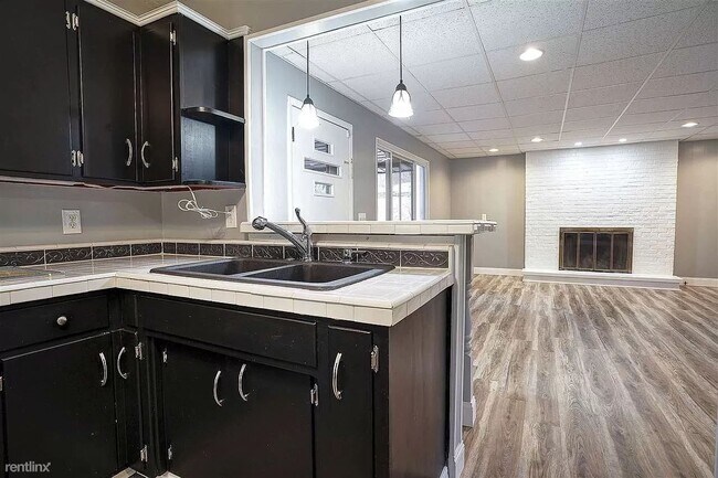 Building Photo - 1426 Spring Valley Cir