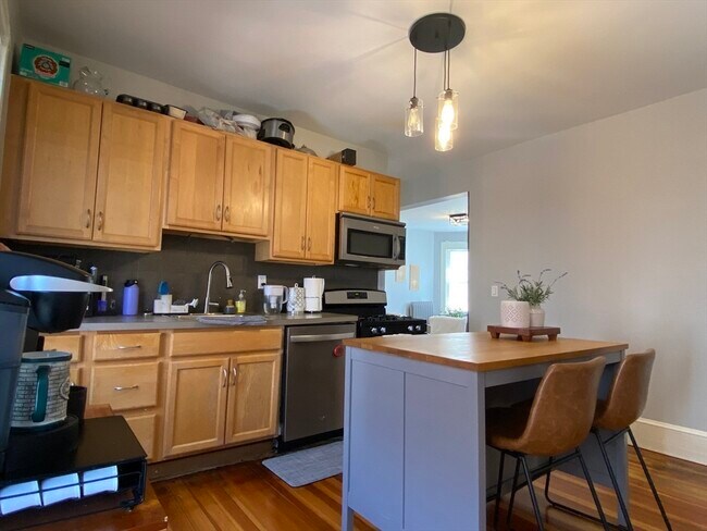 Building Photo - 56 Mansfield St